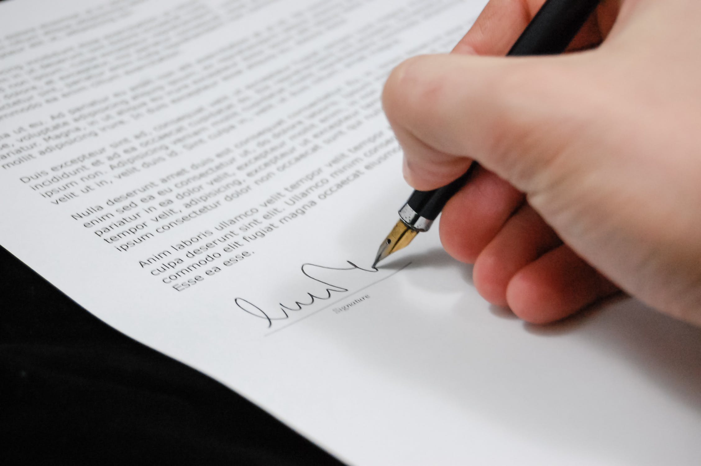 62434eccc7560e0091235e97_document-agreement-documents-sign-48148
